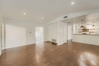 4902 Parell Path in Austin, TX - Building Photo - Building Photo