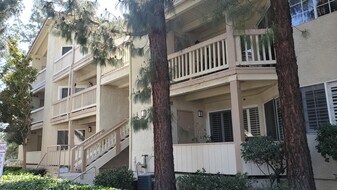 631 Oak Run Trail in Oak Park, CA - Building Photo