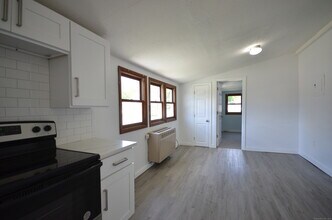 40 Portland Ave in Old Lyme, CT - Building Photo - Building Photo
