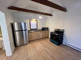 1205 Downey St in Radford, VA - Building Photo