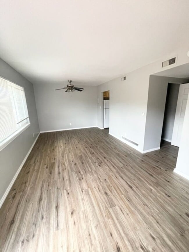 property at 425 E Fountain Pl