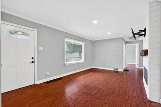 112 Robin Hill Ln in Ballwin, MO - Building Photo - Building Photo