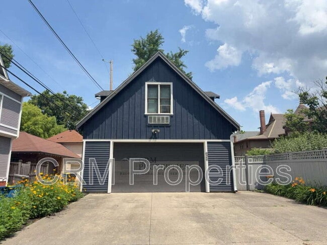 property at 626 E 15th St