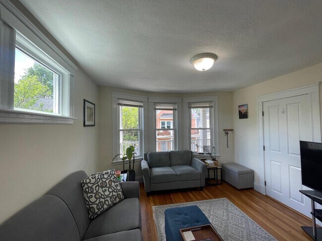 24 Ashland St, Unit 2