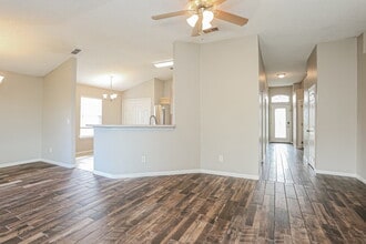 3273 Net Ct in Jacksonville, FL - Foto de edificio - Building Photo