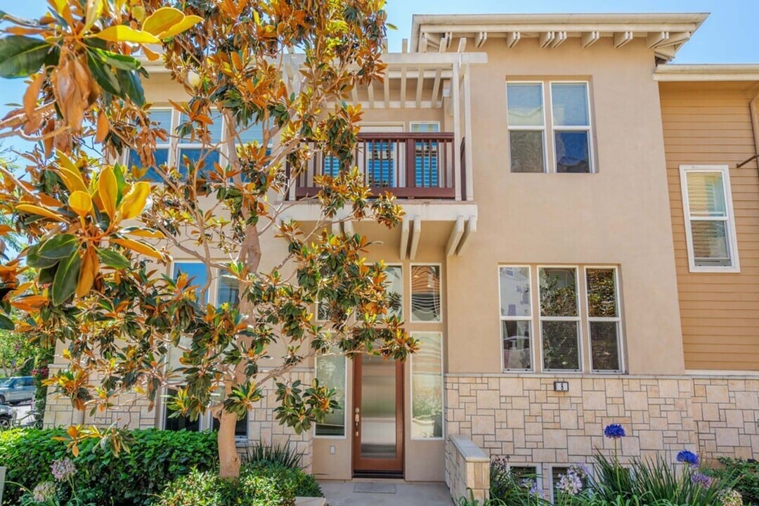 6011 Dawn Crk in Los Angeles, CA - Building Photo