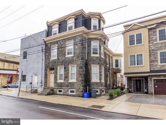 4415 Manayunk Ave in Philadelphia, PA - Building Photo - Building Photo
