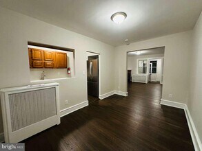 65 E Montana St in Philadelphia, PA - Building Photo - Building Photo