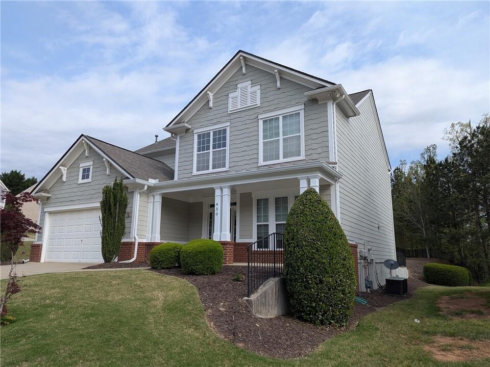 430 Floral Pl in Suwanee, GA - Foto de edificio