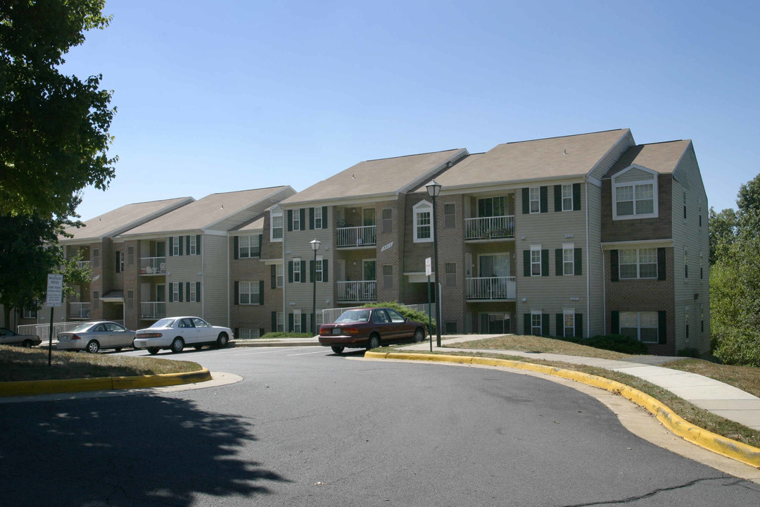 Madison Ridge Apartments in Centreville, VA - Building Photo