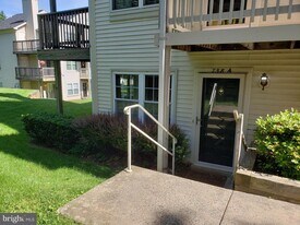 758A Cedar Crest Dr in Warrenton, VA - Building Photo