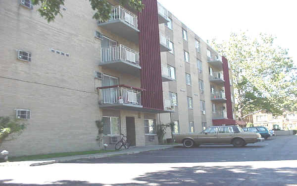 Glen Cove Apartments in Lakewood, OH - Building Photo - Building Photo