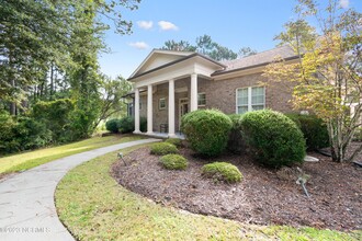 4460 Golf Cottage Dr in Southport, NC - Building Photo - Building Photo