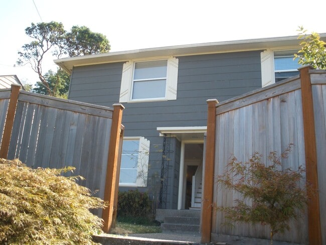 3034B 31st Ave W in Seattle, WA - Building Photo - Building Photo