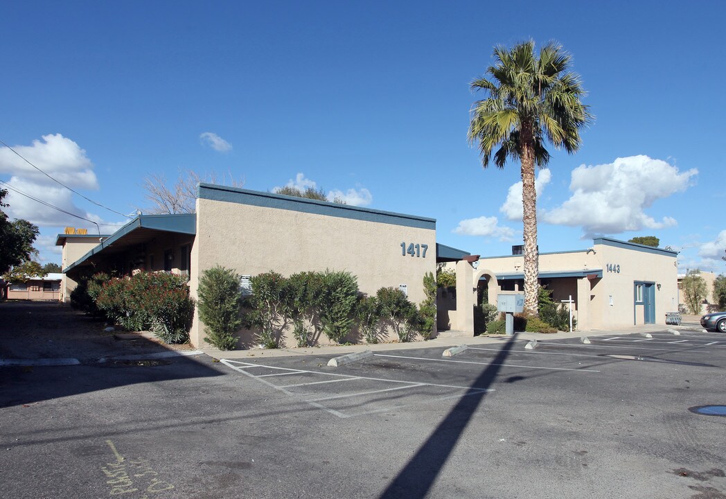 1417 N Alvernon Way in Tucson, AZ - Foto de edificio