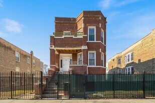 624 N Monticello Ave in Chicago, IL - Building Photo