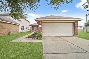 1918 Nichole Woods Dr in Houston, TX - Building Photo