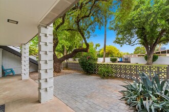 5226 N 20th St in Phoenix, AZ - Building Photo - Building Photo