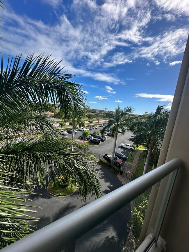 94-302 Paiwa St, Unit 507 in Waipahu, HI - Foto de edificio - Building Photo
