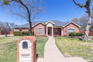 682 Lytle Shores Dr in Abilene, TX - Building Photo