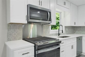 2926 Monterey Dr in Decatur, GA - Building Photo - Building Photo