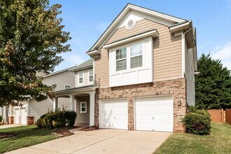 6510 Ridgeview Commons Dr in Charlotte, NC - Building Photo - Building Photo