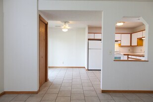 1440 Glenridge Dr in Prescott, WI - Building Photo