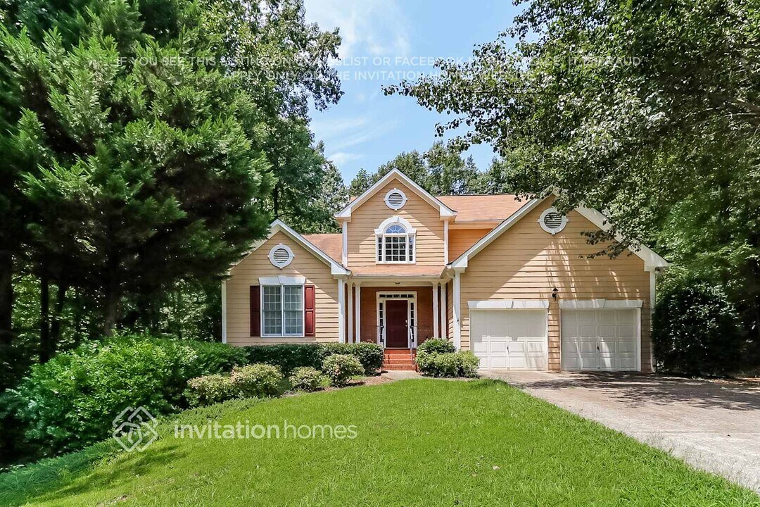 9640 Eagles Landing Dr in Gainesville, GA - Building Photo