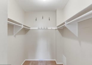 2500 N Van Dorn St in Alexandria, VA - Building Photo - Building Photo