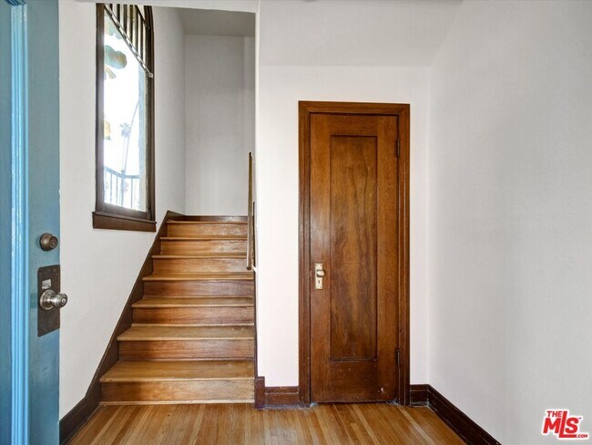 243 N Berendo St in Los Angeles, CA - Building Photo - Building Photo