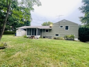 9931 W 56th St in Shawnee, KS - Building Photo - Building Photo