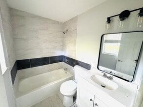 13806 N 21st St in Tampa, FL - Building Photo - Building Photo