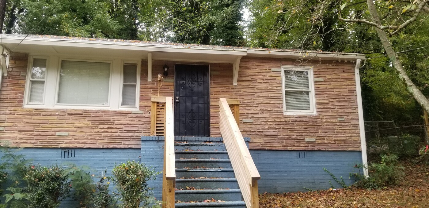 1308 Elizabeth Ave SW in Atlanta, GA - Building Photo