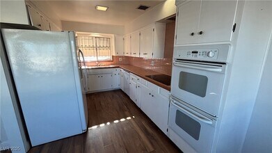 1516 Houssels Ave in Las Vegas, NV - Building Photo - Building Photo