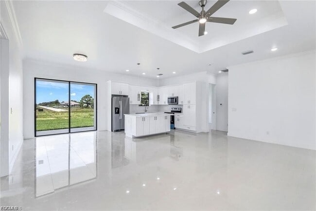 3212 Vera Ct in Lehigh Acres, FL - Foto de edificio - Building Photo