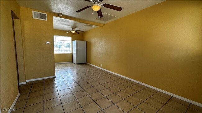 219 W Monroe Ave, Unit A in Las Vegas, NV - Building Photo - Building Photo