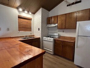 259 Spruce Ln in Sugarloaf, CA - Foto de edificio - Building Photo