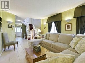 32 Riverstone Dr in Ottawa, ON - Building Photo - Building Photo