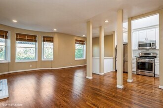 4026 N Clarendon Ave in Chicago, IL - Building Photo - Building Photo