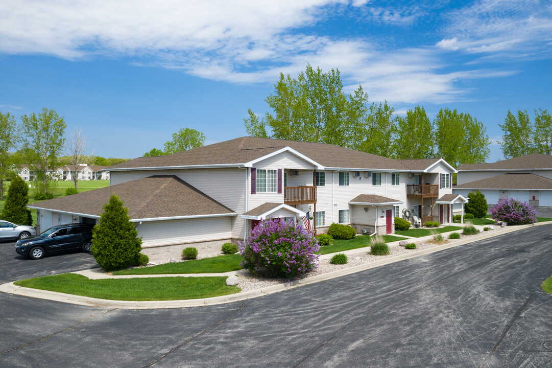 Golf View Estates in Fond du Lac, WI - Foto de edificio