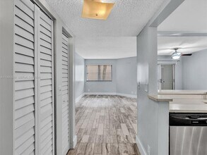 9777 Westview Dr, Unit 1114 in Coral Springs, FL - Building Photo - Building Photo