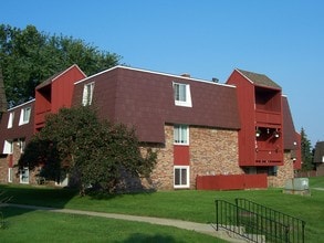 Edgebrook Estates in Cheektowaga, NY - Foto de edificio - Building Photo