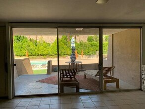 197 W Vía Lola in Palm Springs, CA - Building Photo - Building Photo