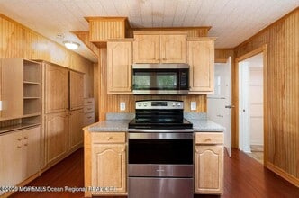 107 Elm St in Lakehurst, NJ - Building Photo - Building Photo