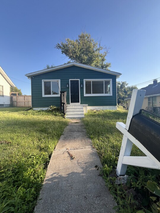 1014 Prickett Ave in Edwardsville, IL - Building Photo