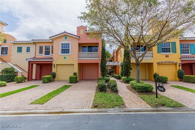 property at 8641 Piazza Del Lago Cir