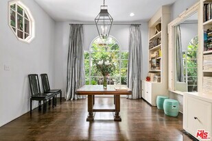 1448 Laurel Ave in Los Angeles, CA - Building Photo