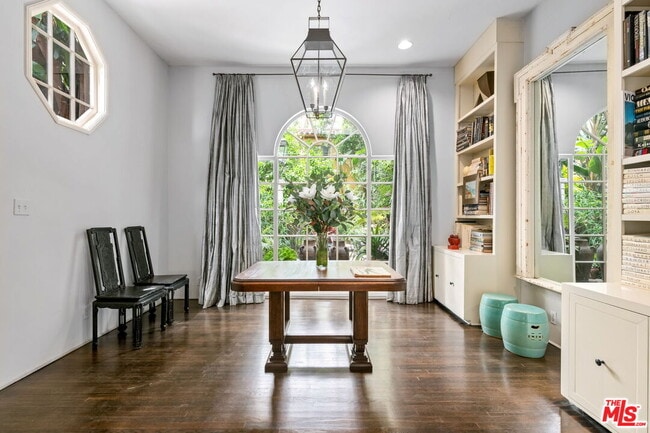 property at 1448 Laurel Ave