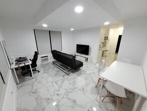 7320 Carlyle Ave in Miami Beach, FL - Building Photo - Building Photo