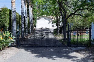 988 Camino Caballo in Nipomo, CA - Building Photo